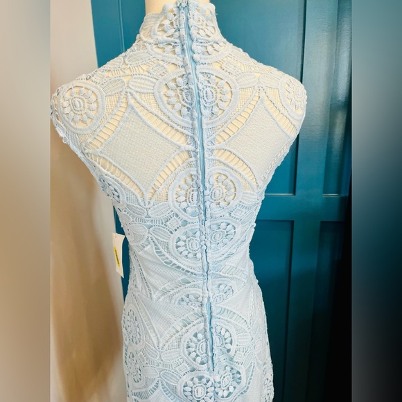 Eyelet light blue dress. - Picture 3 of 4